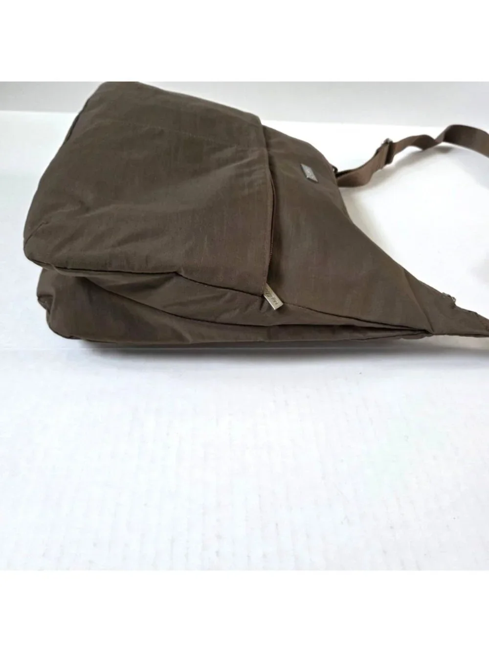 Baggallini Purse Brown Taupe Lightweight Travel Organizer Crossbody